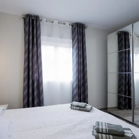 Apartament Mar De Lux A32 *